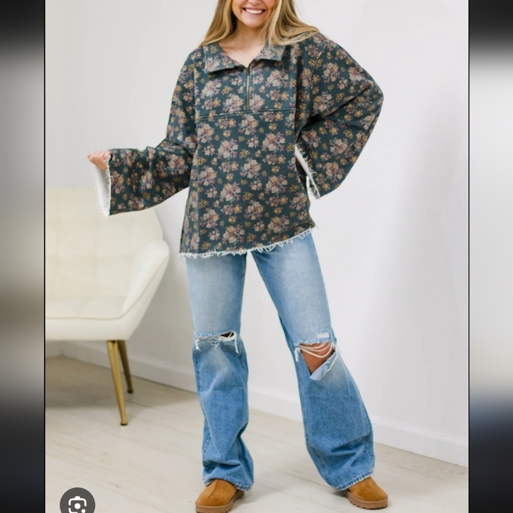 Natural Life Floral Bell Sleeve Top and Distressed Jeans